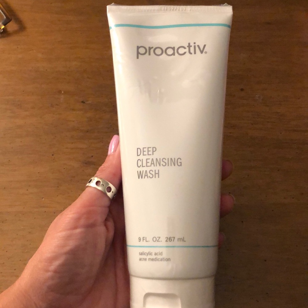 Proactive deep cleansing wash